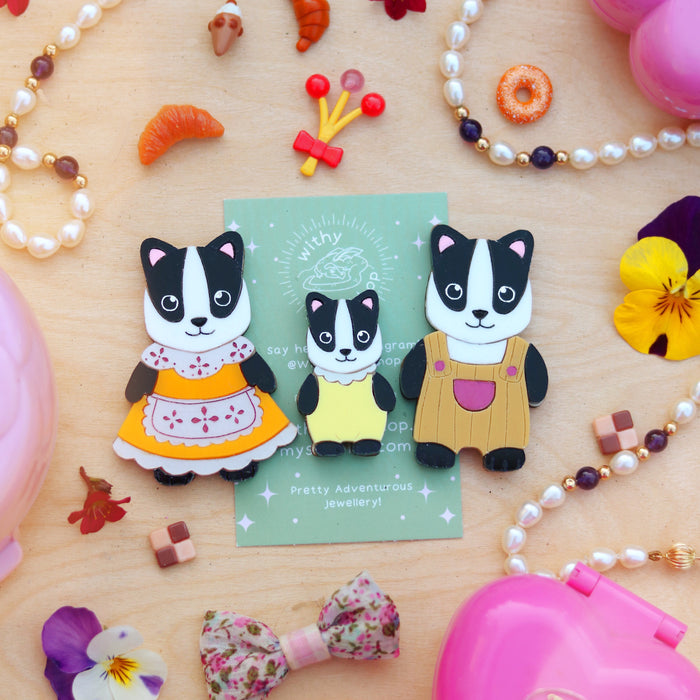 Badger Family Brooch Set