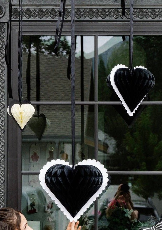 Black & White Hanging Honeycomb Hearts - bubblegum market