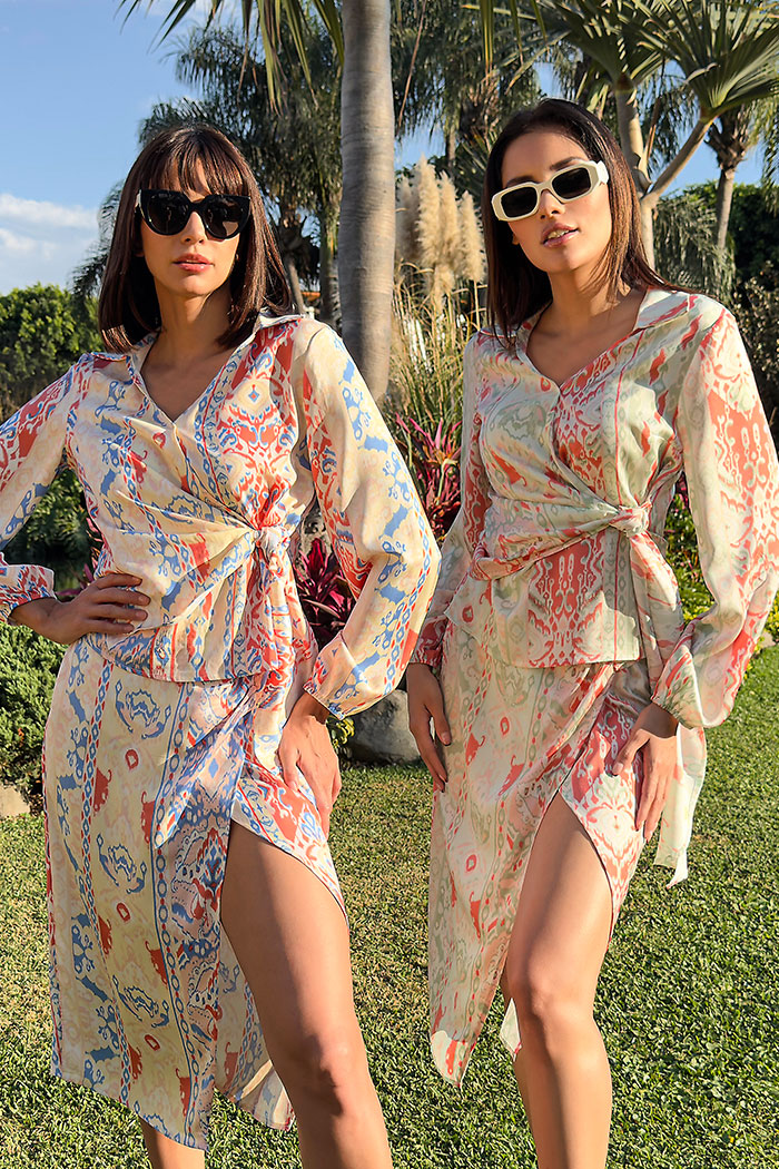 Conjunto Falda y Blusa Estampado Azul rojo MUSSI