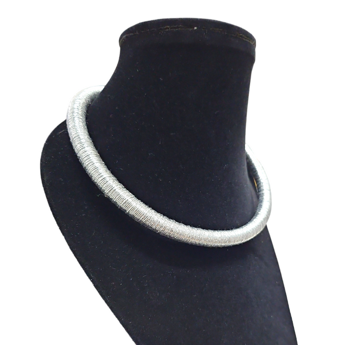 LOB collar plata gusano