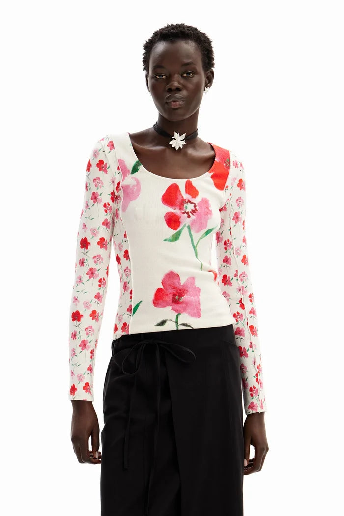 Playera patch flores DESIGUAL
