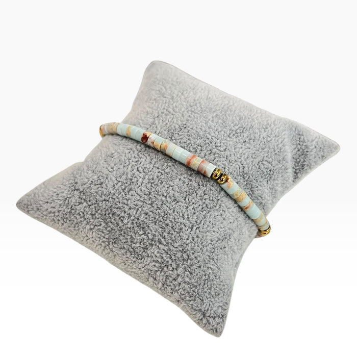 Pulsera En Tonos Menta Con Acentos Dorados